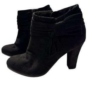 Women's Black Ankle Boots size 9 EUC